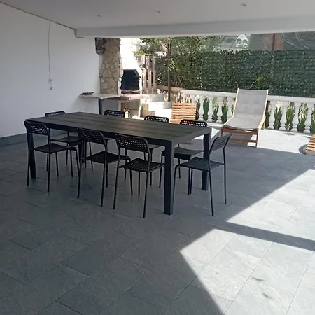 Frigan Appartement Maslenica